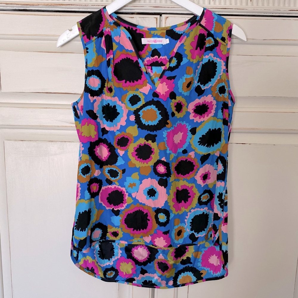 Alice & Trixie 100% Silk Sleeveless Blouse Top Printed High Low V Neck Sz Small